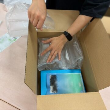 中身が破損しないように、エアパッキンを適量使用して梱包