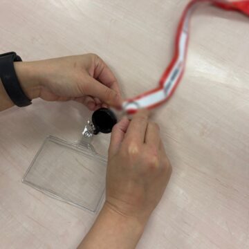 ストラップ取り付け