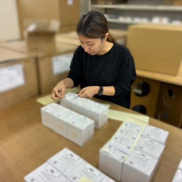 ラベル貼り作業