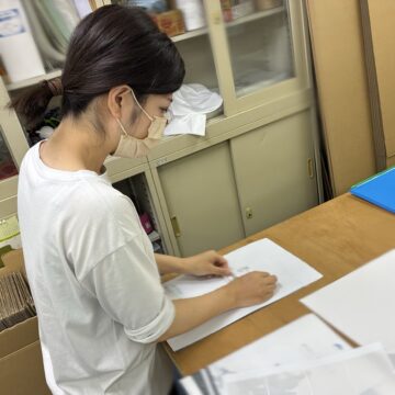 ラベル貼り