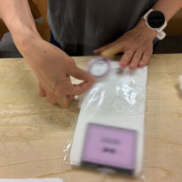 シール貼り
