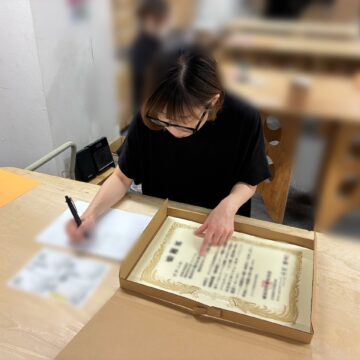 賞状の仕分け作業