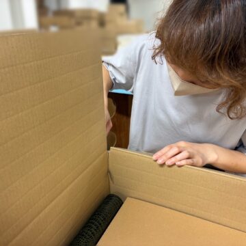 ダンボールカット作業