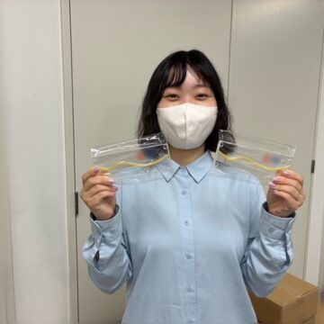 ヤスリがけ作業