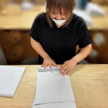 ベロ折り作業