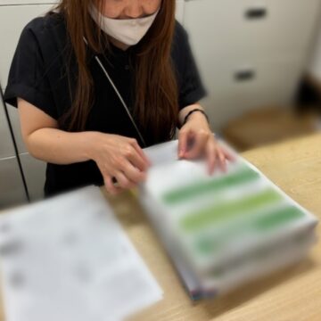 ラベル貼り作業