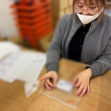 ラベル貼り作業