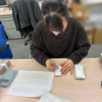 ラベル貼り作業